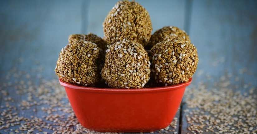 Gud Aur Til Ke Laddoo Recipe: Winter Special Sweet Treat